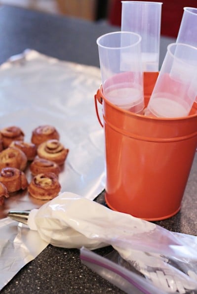 cinnamon-roll-pops