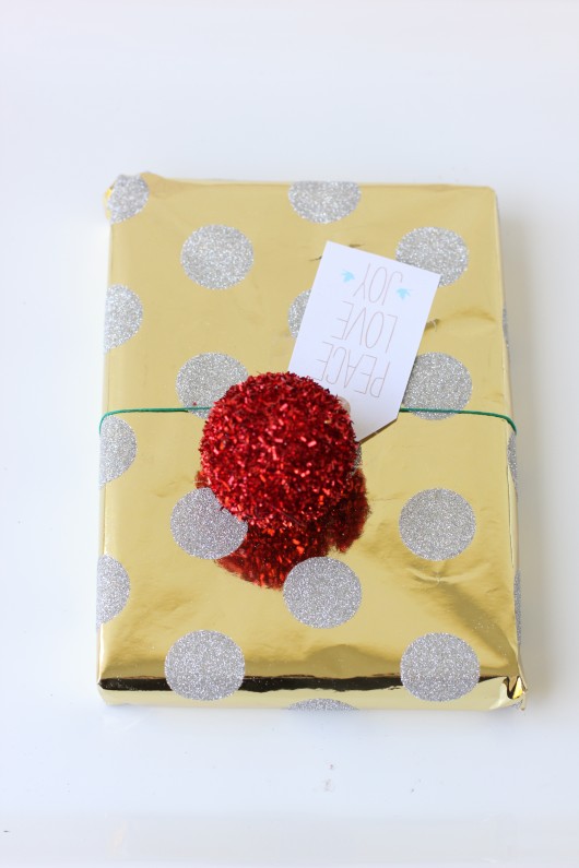 sparkle-wrapping-paper-polka-dot