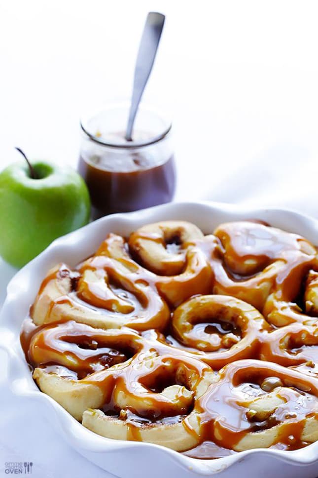 https://bestfriendsforfrosting.com/wp-content/uploads/2014/03/caramel-apple-cinnamon-rolls.jpg