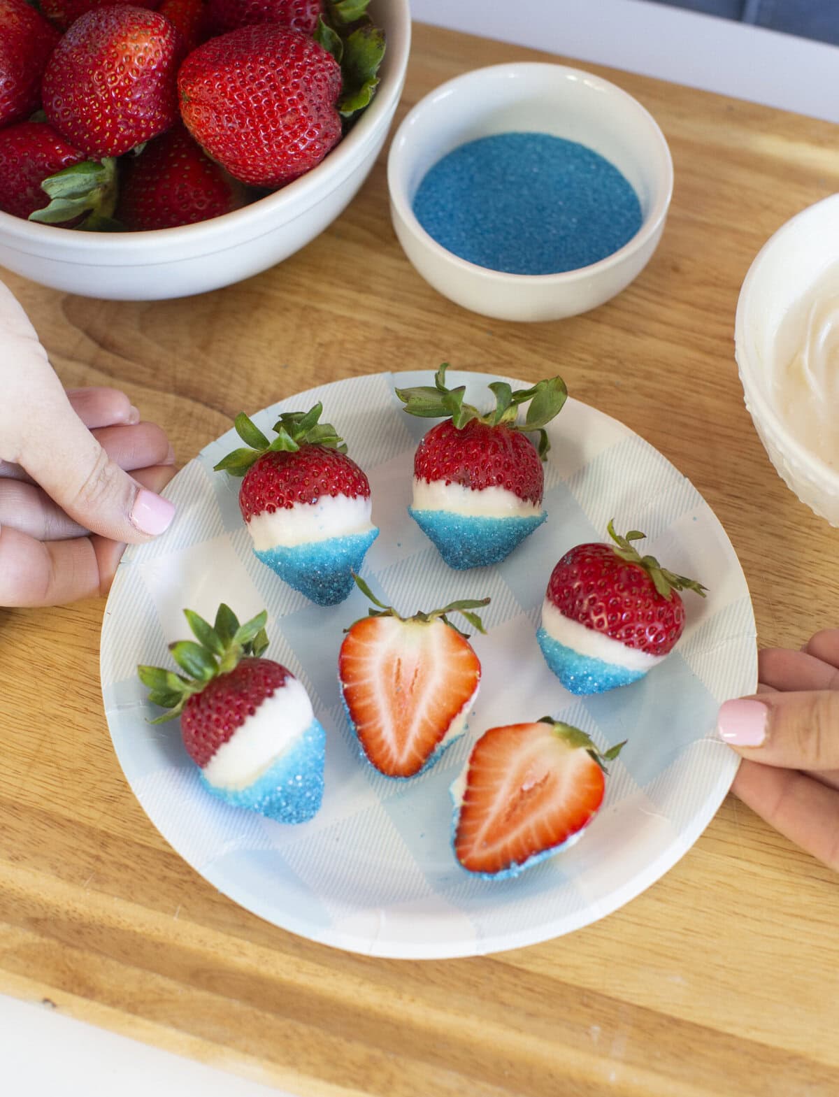 4th of July Dipped Strawberries - Best Friends For Frosting